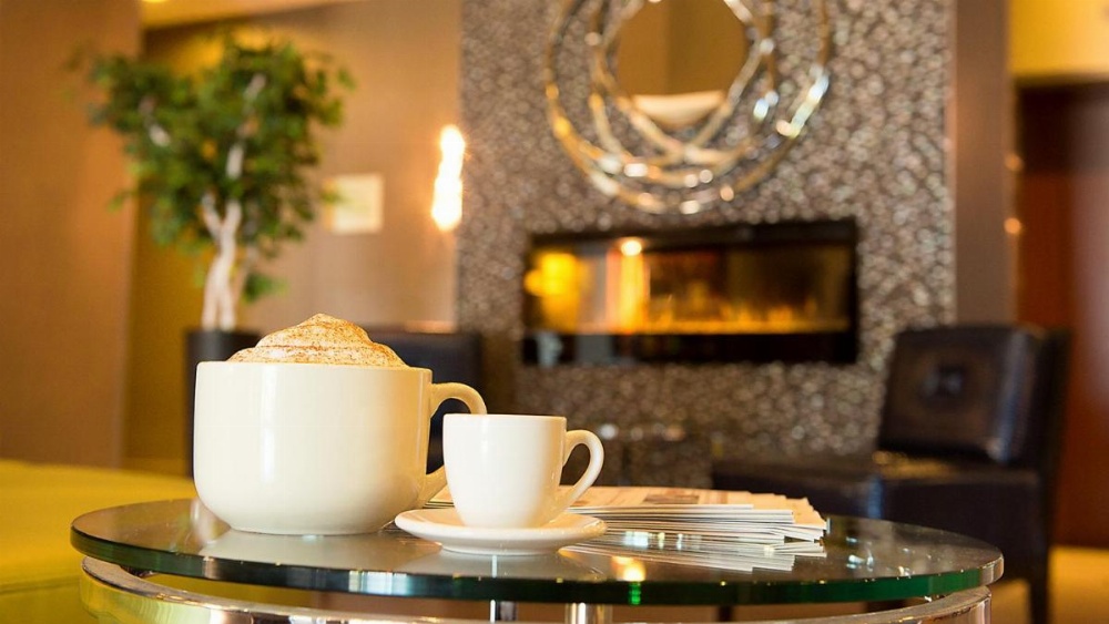 Holiday Inn Hotel & Suites Mississauga